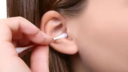 Cât de periculoase sunt beţişoarele de urechi