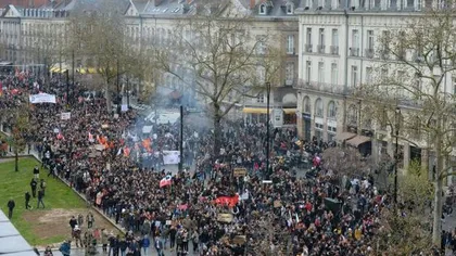 Violenţe la protestele organizate în Franţa. Mai multe persoane au fost arestate VIDEO