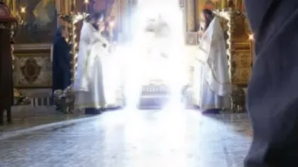 Minune la Sfinta Liturghie. Un înger i s-a arătat unui preot în biserică VIDEO