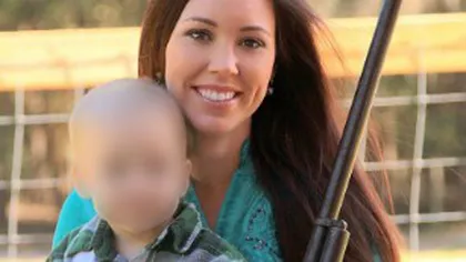 Ironia sorţii: O americancă a fost împuşcată de fiul ei de 4 ani. Femeia milita pentru portul de armă