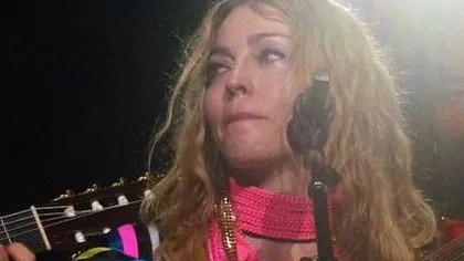Madonna a plâns în timpul unui concert, după ce a pierdut CUSTODIA fiului său