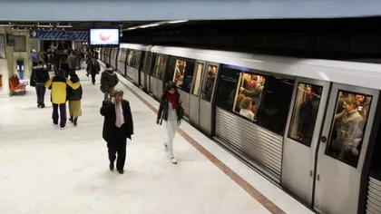 Momente de panică la metroul bucureştean. Călătorii au coborât prin tunel