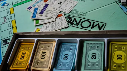 Un muncitor a fost plătit cu bani de la Monopoly