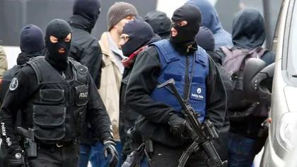 Atentate la Bruxelles: Poliţia îi caută pe membrii celulei franco-belgiene