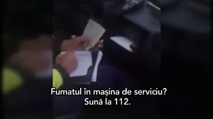 Un poliţist din Craiova, filmat în timp ce fuma în maşina de serviciu VIDEO