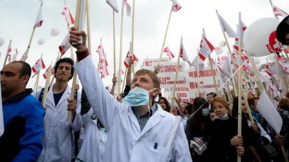 Medicii protestează din nou. Sute de cadre medicale sunt aşteptate să picheteze sediul Ministerului Muncii