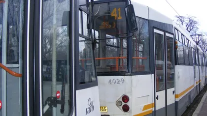 O persoană a fost călcată de tramvai în Capitală, pe linia 41