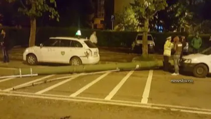 Accident grav în Braşov. Un troleibuz a doborât trei stâlpi de electricitate
