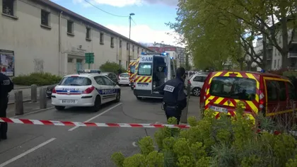 ATAC ARMAT în faţa unei şcoli din Franţa. Două persoane au murit