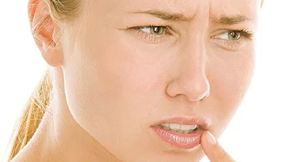 Ce afecţiuni poate ascunde o rană în colţul gurii