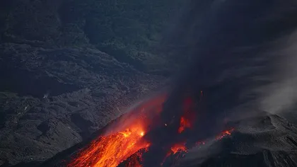 Vulcanul Santiaguito erupe de trei zile. Nor de cenuşă la peste 4000 de metri
