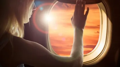 MOTIVUL pentru care stewardesele te pun să ridici jaluzelele în timpul decolării şi aterizării