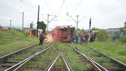 Două vagoane cu cereale răsturnate şi unul deraiat în Gara Craiova