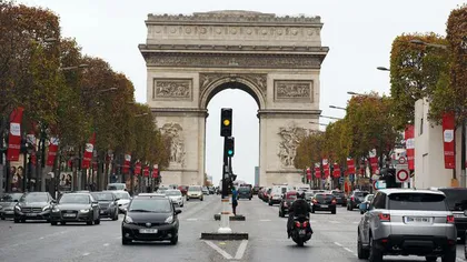 ATAC ARMAT la Paris, în apropiere de Champs-Elysees. Două persoane au fost RĂNITE