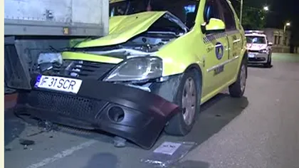 Accidente în lanţ în Capitală. Un bărbat beat a intrat în mai multe maşini parcate VIDEO
