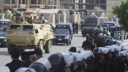 Opt poliţişti au fost ucişi de persoane înarmate la sud de Cairo