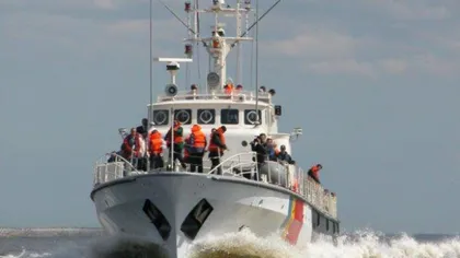 Poliţiştii de frontieră români au salvat din Marea Egee zeci de copii şi femei