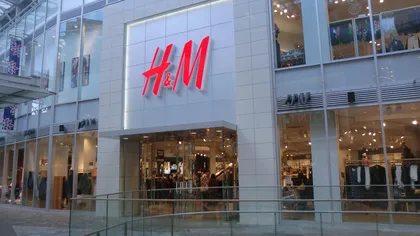 H&M a semnat cu o casă celebră de modă pentru o nouă colecţie