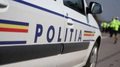 Accident grav în Buzău. Şoferul unui tir a adormit la volan şi a distrus anexele a trei gospodării VIDEO