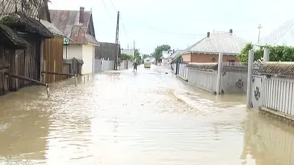 COD PORTOCALIU şi GALBEN de inundaţii în mai multe zone din ţară