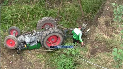 Un poliţist de frontieră a murit după ce a căzut cu tractorul într-o râpă