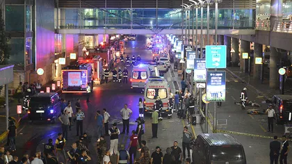 ATAC TERORIST la ISTANBUL. Martori oculari, dezvăluiri cutremurătoare: Am văzut un terorist împuşcând oameni