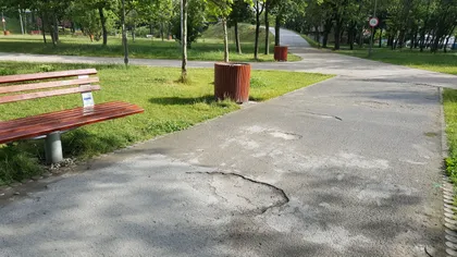 SE CRAPĂ asfaltul în cel mai scump parc din Bucureşti! Cum arată parcul Drumul Taberei, la un an de la inaugurare FOTO
