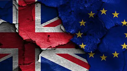 Bruxellesul recomandă Marii Britanii să iniţieze ieşirea din UE, Londra trage de timp