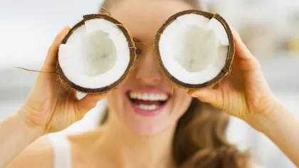 Ce se întâmplă dacă aplici ulei de cocos în jurul ochilor