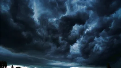 PROGNOZA METEO: Ploi torenţiale, grindină şi descărcări electrice. Furtuni şi la Bucureşti