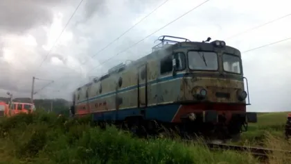 INCIDENT în Braşov. Locomotiva unui tren de călători a luat foc FOTO&VIDEO