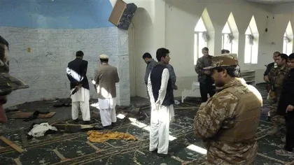 Explozie la o moschee din Afganistan. Trei persoane au murit şi 60 sunt rănite