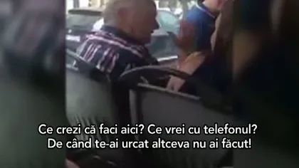 O tânără a fost luată la bătaie de un pensionar pentru că vorbea la telefon în autobuz VIDEO