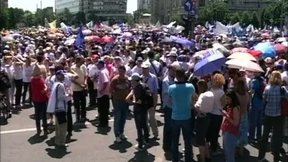 Mii de profesori au protestat în Capitală, nemulţumiţi de creşterile salariale propuse de Guvern UPDATE