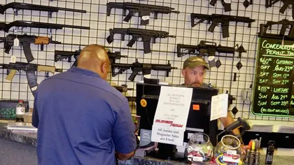 Donald Trump cere interzicerea vânzărilor de arme persoanelor suspecte de terorism