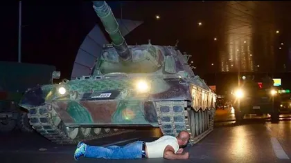 Imagini ŞOCANTE din Turcia. Cum a tras Armata în populaţie, din elicopter VIDEO