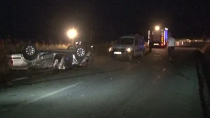 Tragedie pe o şosea din Botoşani. Doi tineri au murit pe loc după ce s-au răsturnat cu maşina VIDEO