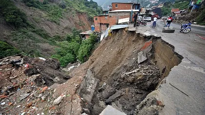 Cel puţin 35 de persoane au murit într-o alunecare de teren din nord-vestul Chinei