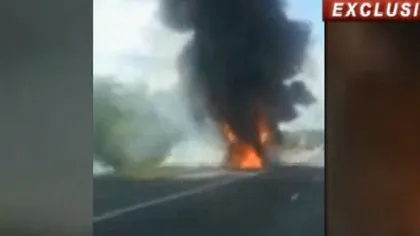Un autocar cu şapte pasageri a luat foc pe Autostrada 1