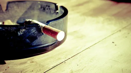 Cum să elimini rapid mirosul de ţigară din casă