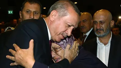 Erdogan face un pas înapoi. Renunţă la procese împotriva celor care l-au insultat