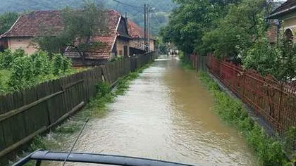 Cod galben de inundaţii pentru râuri mici din judeţele Braşov, Sibiu, Covasna şi Maramureş