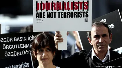 47 de jurnalişti arestaţi miercuri în Turcia