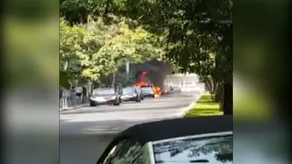 O maşină a luat foc în mers, în centrul Capitalei. Traficul a fost blocat temporar