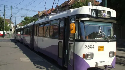 Un controlor de bilete a salvat pasagerii unui tramvai la Timişoara, după ce vatmanul a leşinat