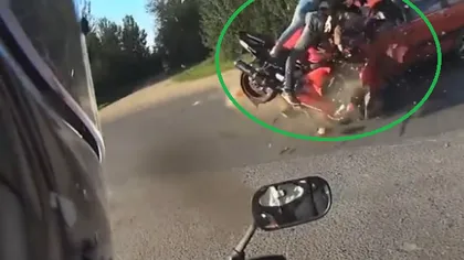 VIDEO ŞOCANT: Unul dintre cele mai dure accidente de motocicletă filmate vreodată