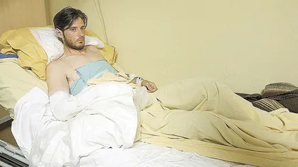 Cântăreţul Alex Plîngu, rănit în incendiul de la Colectiv, şi-a cunoscut iubita în timp ce se afla pe patul de spital