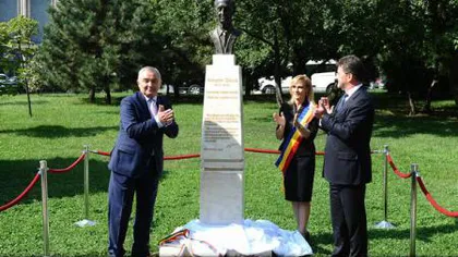 Bustul lui Alexander Dubcek, dezvelit la Bucureşti, marţi