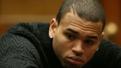 Chris Brown, din nou arestat. Cântăreţul american ar fi ameninţat cu arma o femeie