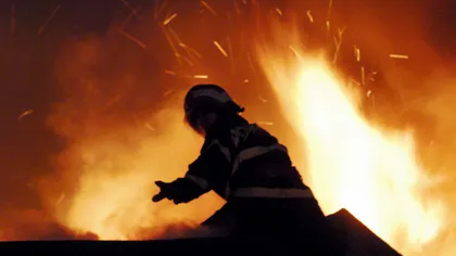 Incendiu puternic la o rampă temporară de deşeuri din Cluj-Napoca